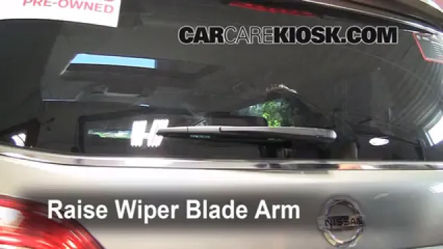 2011 Nissan Quest SL 3.5L V6 Escobillas de limpiaparabrisas trasero Cambiar escobillas de limpiaparabrisas